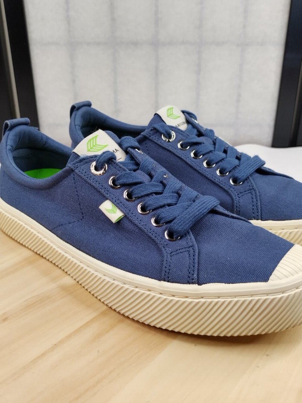 Cariuma OCA Low‎ Shadow Blue Canvas Sneakers Women US 10 - Picture 3 of 11